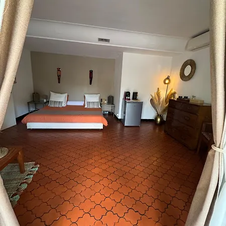 Le Reve Ocre Bed & Breakfast Toulon